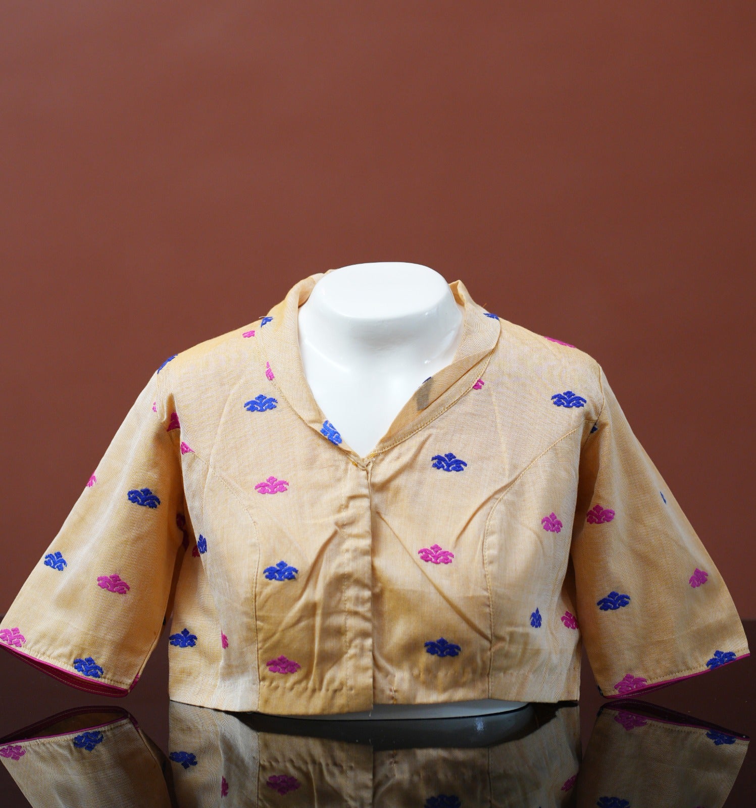 COLLARED NECK BLOUSE WITH GOS BUTA MOTIF